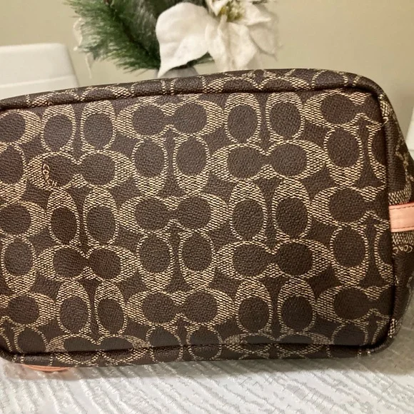 Elegant Brown and Pink Tote Bag - Picture 12 of 16